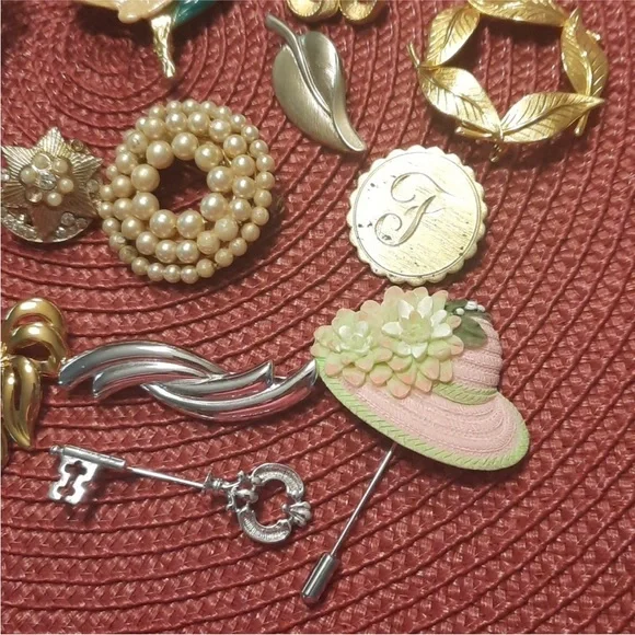 Elegant Gold and Silver Brooch’s - Picture 3 of 6